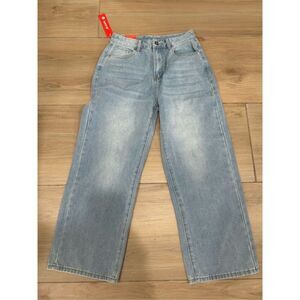 NEW Light Wash Boyfriend Jeans 8 24” inseam